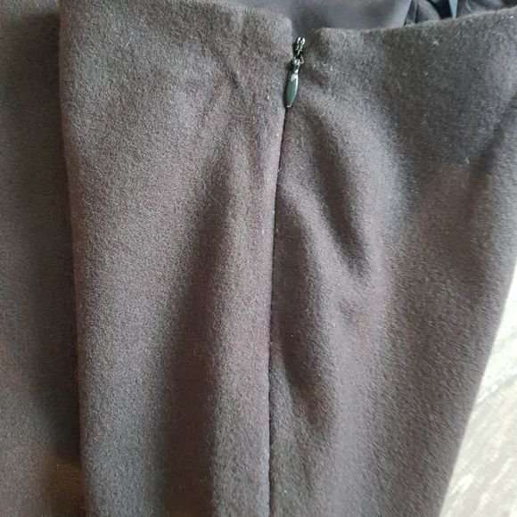 3/25 or 2/18 Club monaco women's wool midi skirt with leather stripes, Waist 30 - Picture 6 of 7